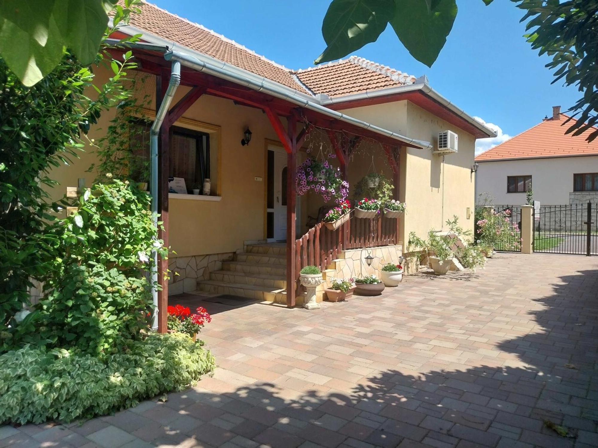 Liptak Vendeghaz Hotel Tokaj Exterior photo